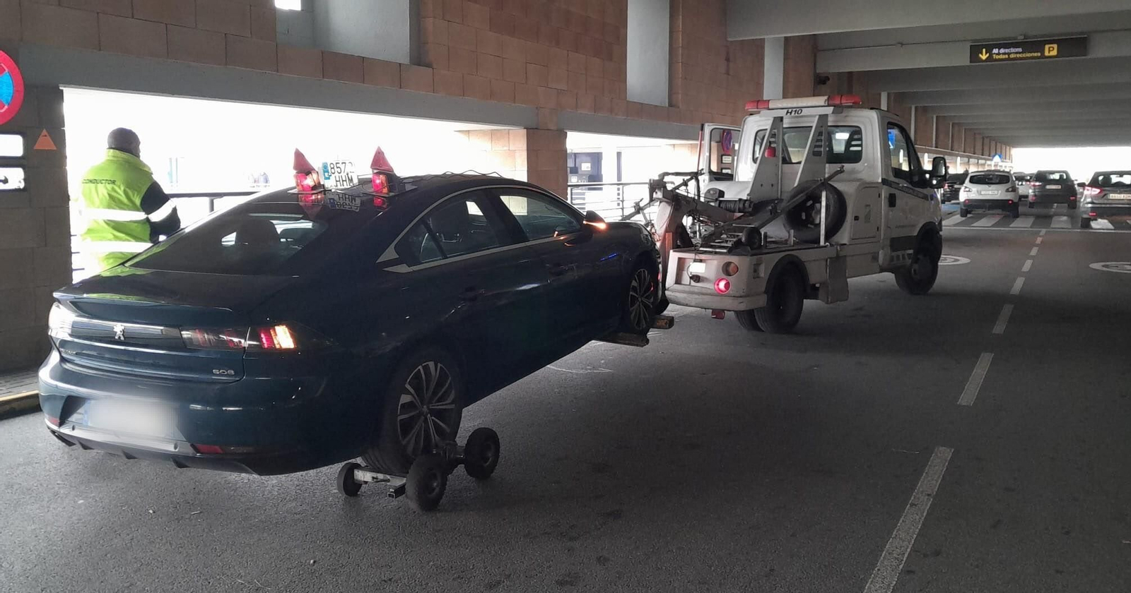 La plantilla de la grúa denuncia a la empresa en la Inspección de Trabajo por los incumplimientos