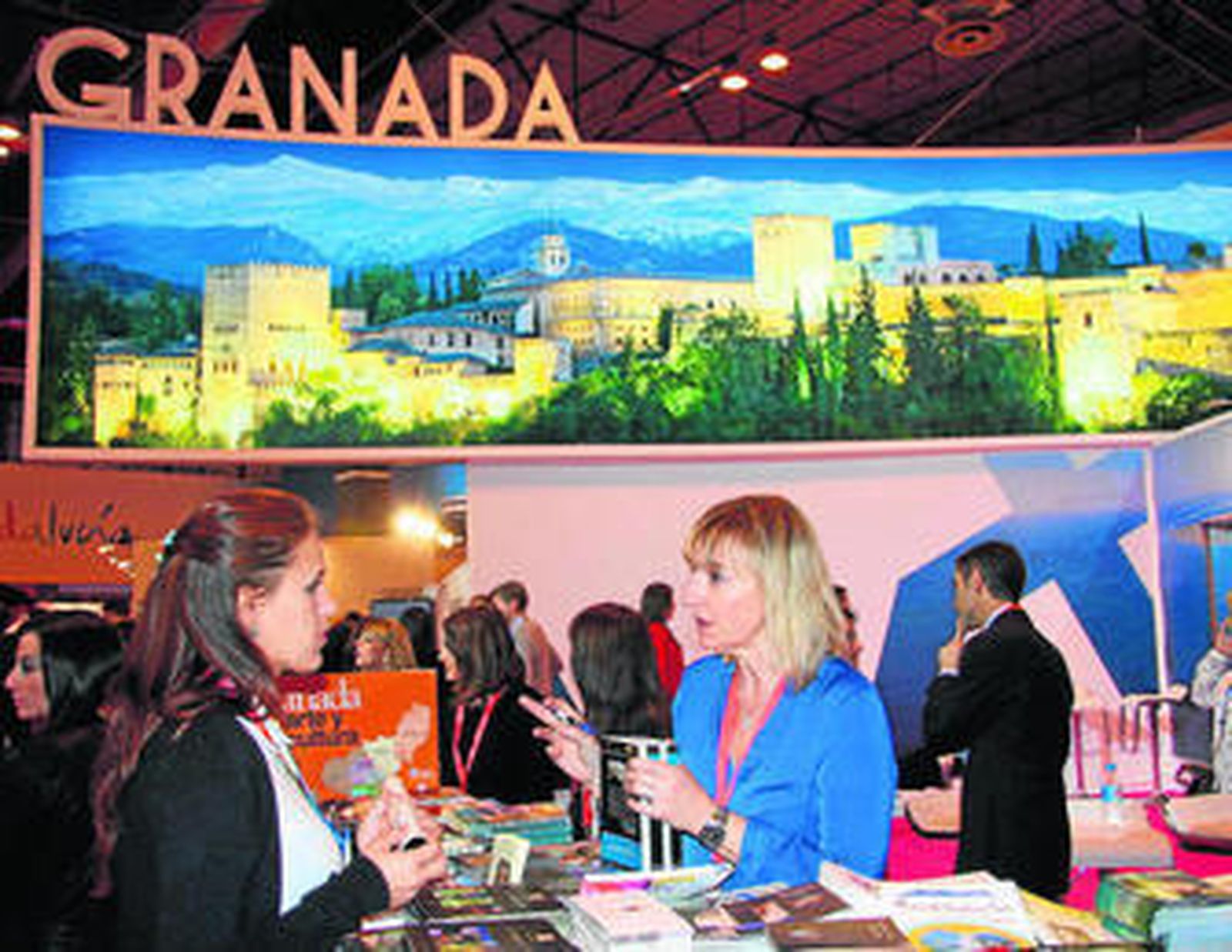 Granada y Sevilla serían 'aliadas' en su implantación de un gravamen para las estancias hoteleras si finalmente se concretan sus propuestas.