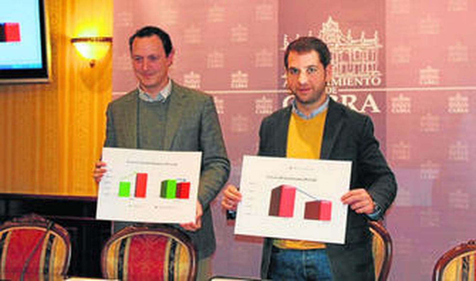 Juan Ramón Pérez y Fernando Priego durante la presentación de los datos.