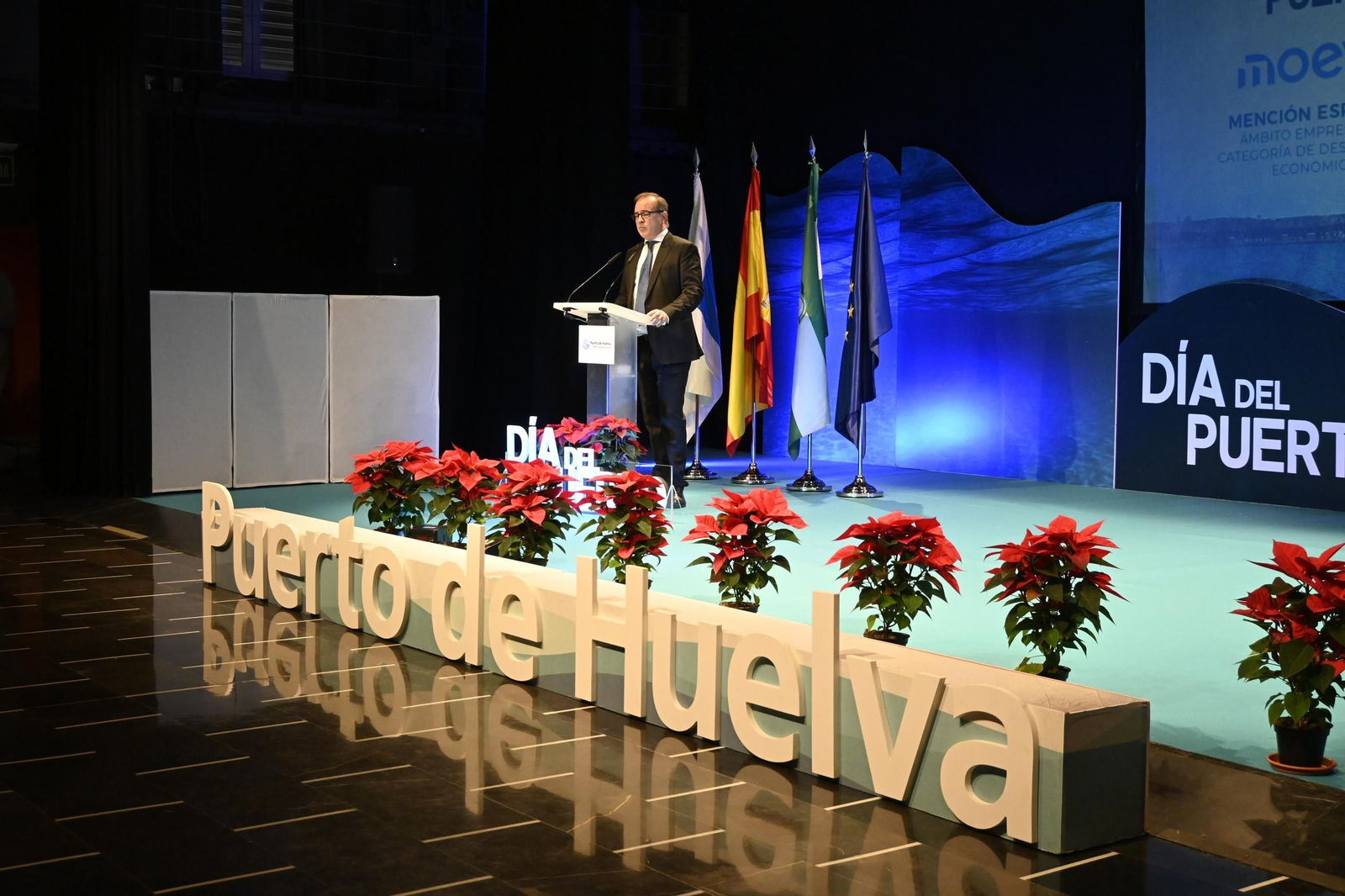 Imágenes del acto de celebración del Día del Puerto, en Huelva