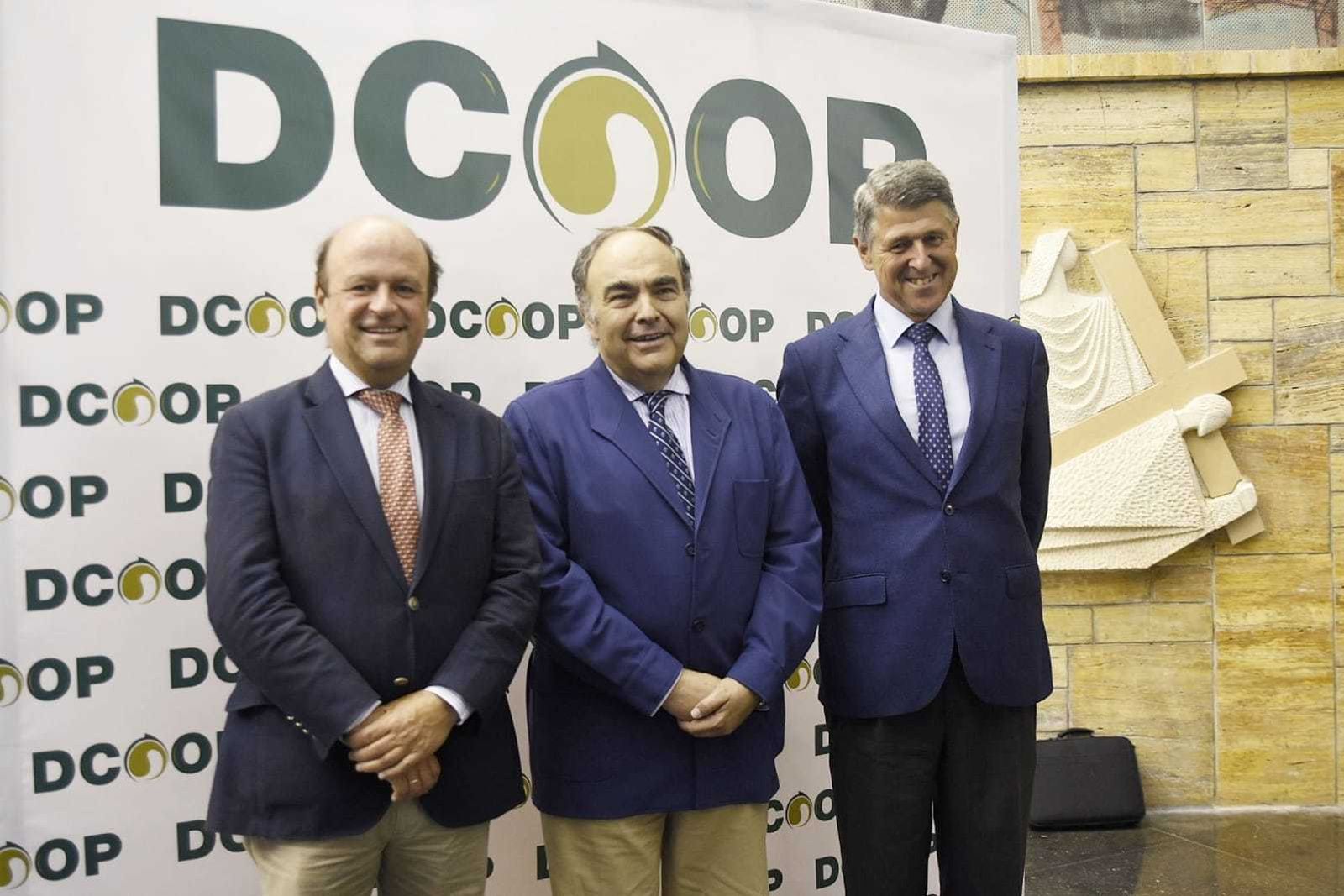 Cristóbal García, Antonio Luque y Rafael Sánchez de Puerta, antes de la asamblea de Dcoop.