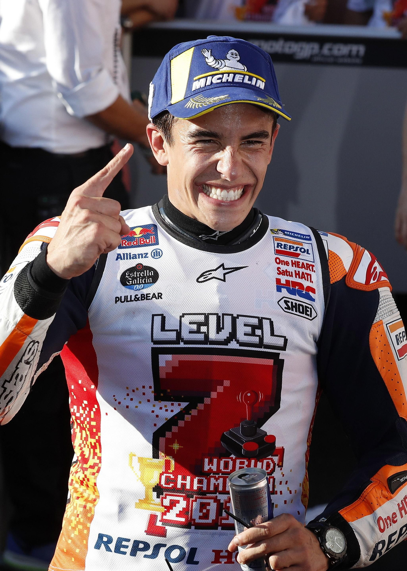Márquez celebra su título