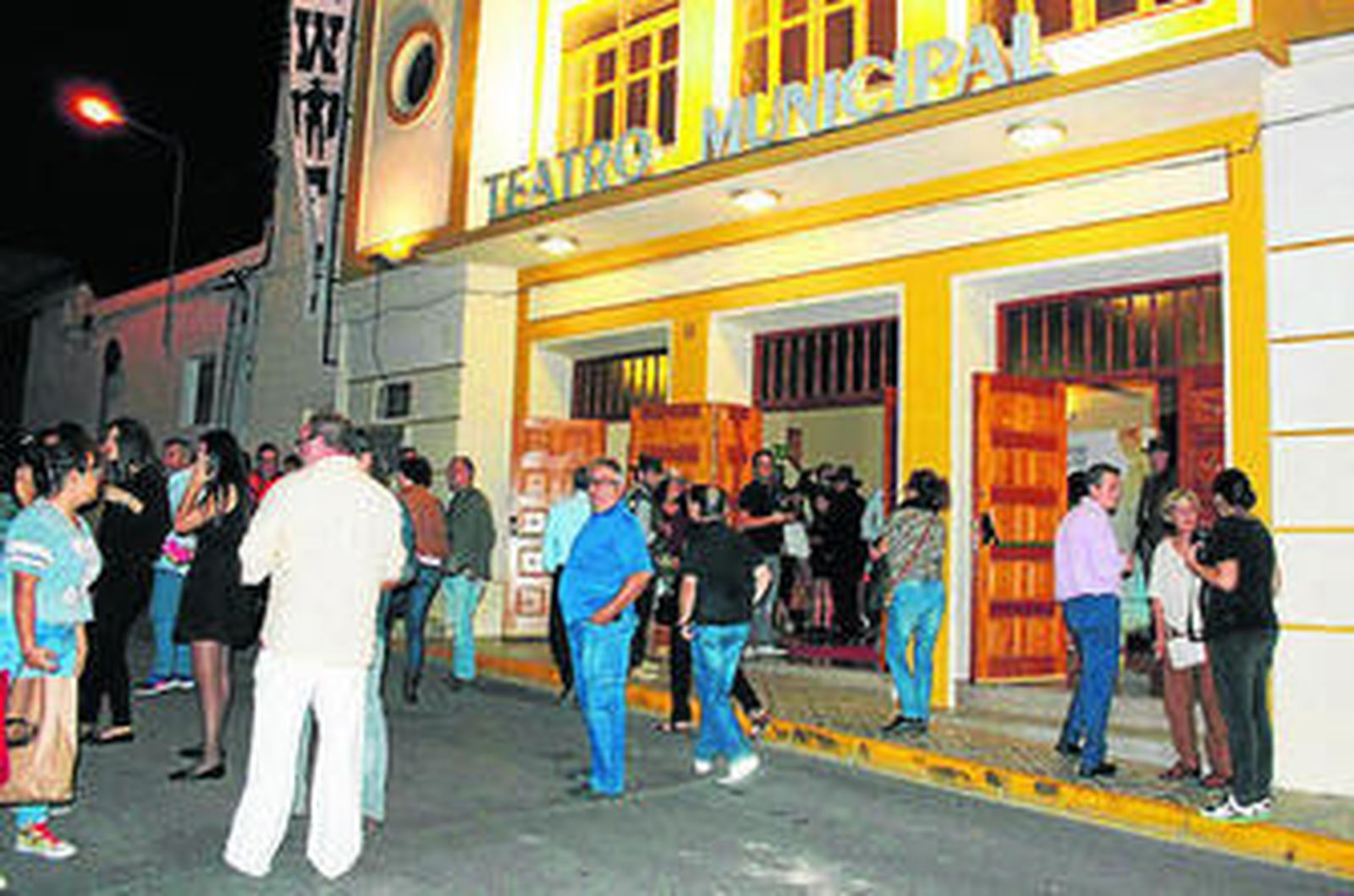 Teatro de Tabernas donde tienen lugar varios actos del Festival.