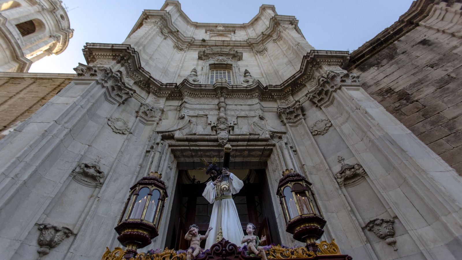 Imágenes del regreso del Nazareno del amor a su templo en la Semana Santa de Cádiz 2022 Imágenes del regreso del Nazareno del amor a su templo en la Semana Santa de Cádiz 2022