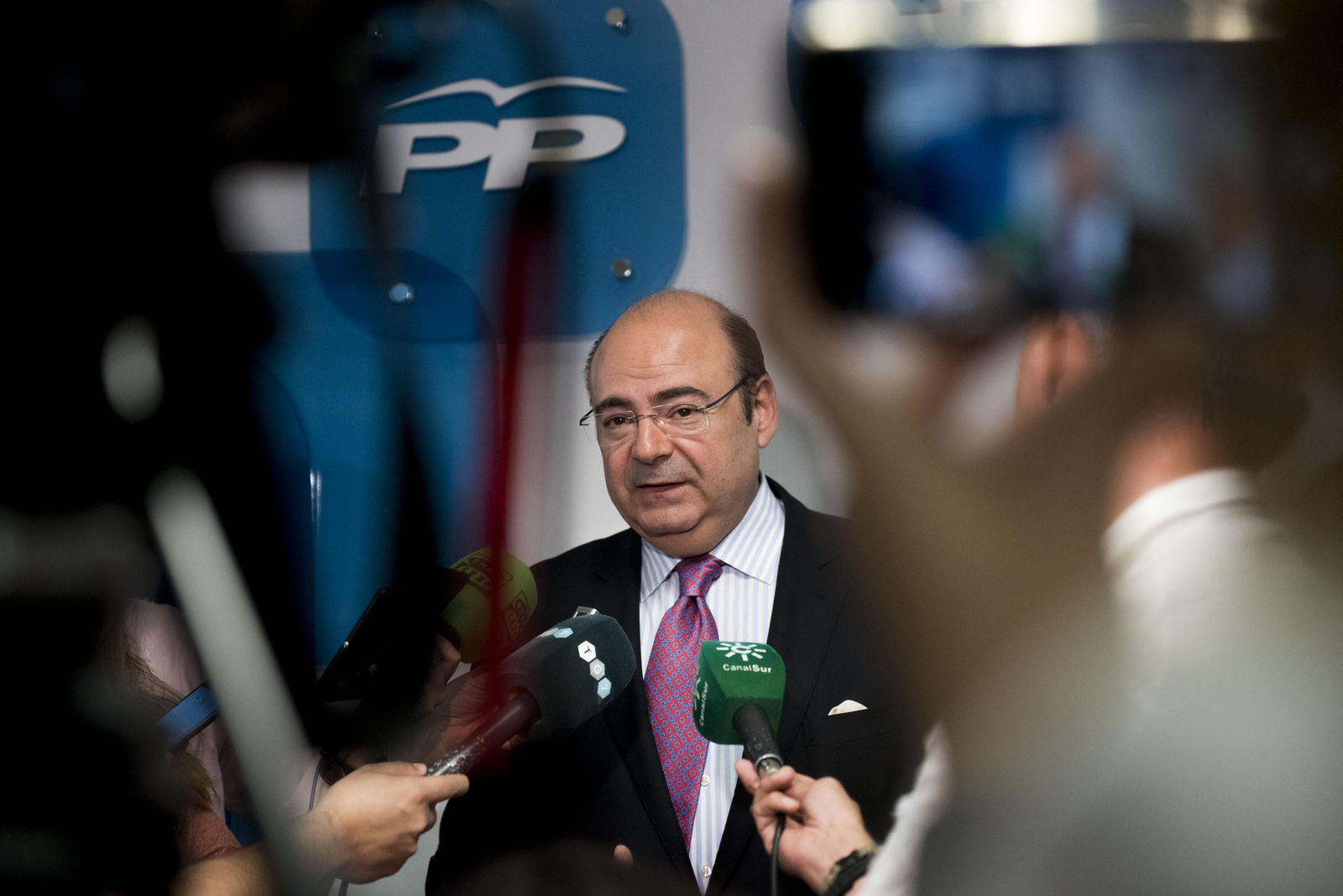 El PP valora apostar por Sebastián Pérez para el Senado.