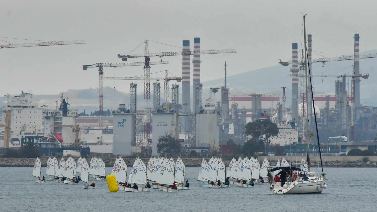 Las fotos de la primera jornada de la Copa de Andalucía de Óptimist en La Línea
