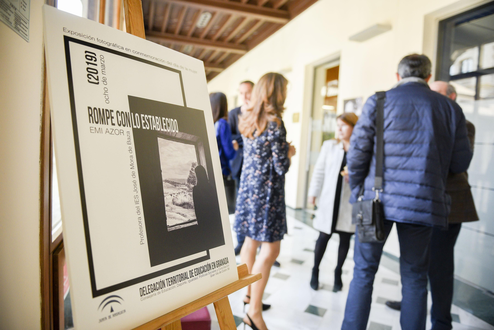 Imágenes de la exposición 'Rompe con lo establecido' Imágenes de la exposición 'Rompe con lo establecido'