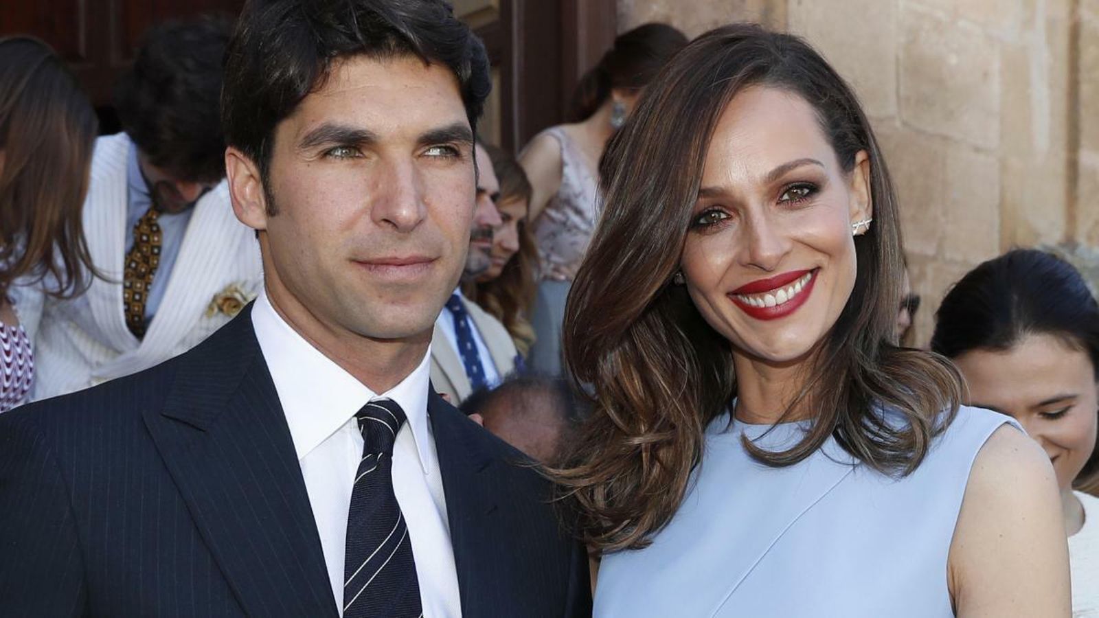 Cayetano con su mujer, Eva González.