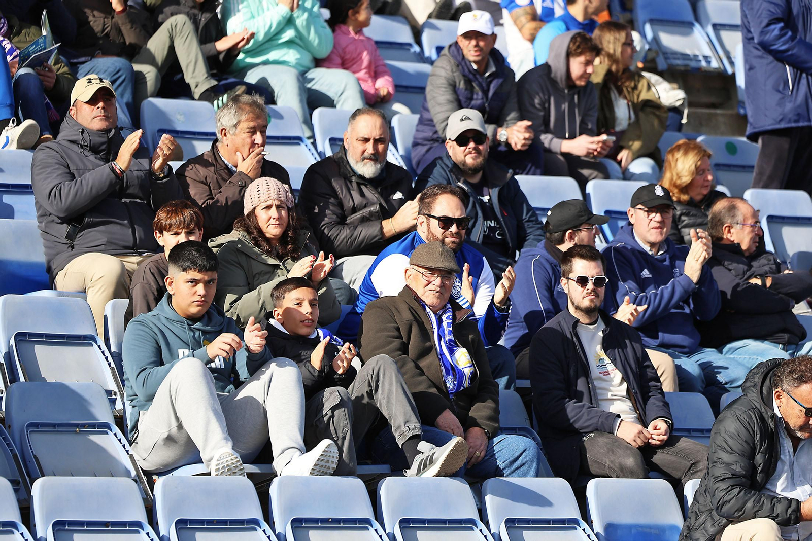 Búscate en las gradas en el Nuevo Colombino en el Recreativo de Huelva - Atlético Antoniano