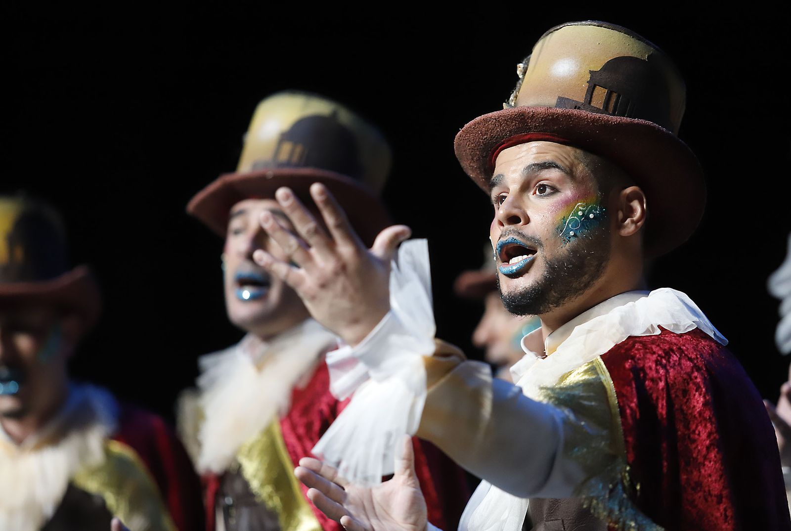 Imágenes de la actuación de la comparsa de Cádiz Los Piraos en el Carnaval Colombino