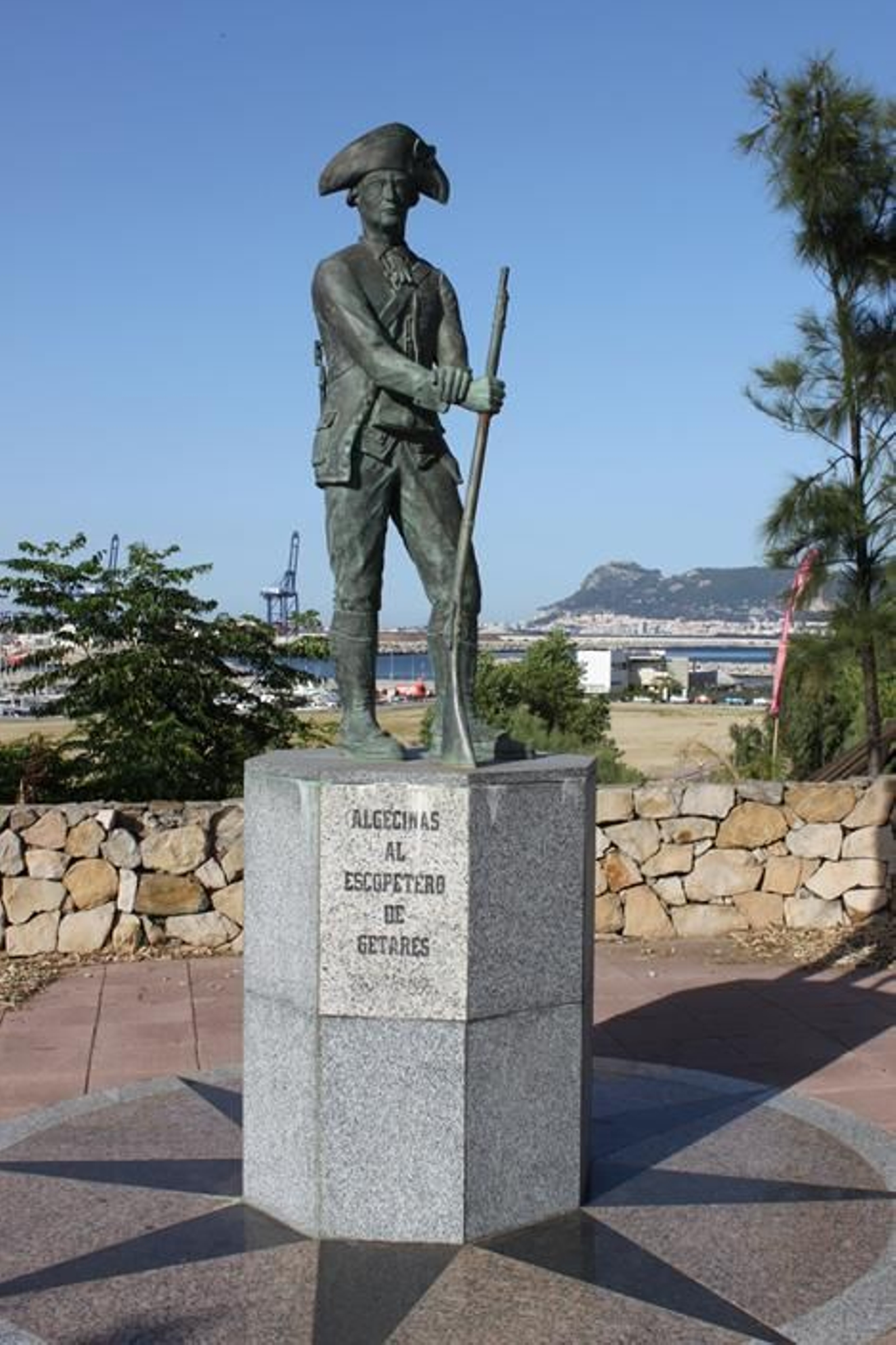 Homenaje a la compañía de Escopeteros de Getares, obra de Rafael Gómez de Avellaneda Sabio. Homenaje a la compañía de Escopeteros de Getares, obra de Rafael Gómez de Avellaneda Sabio.