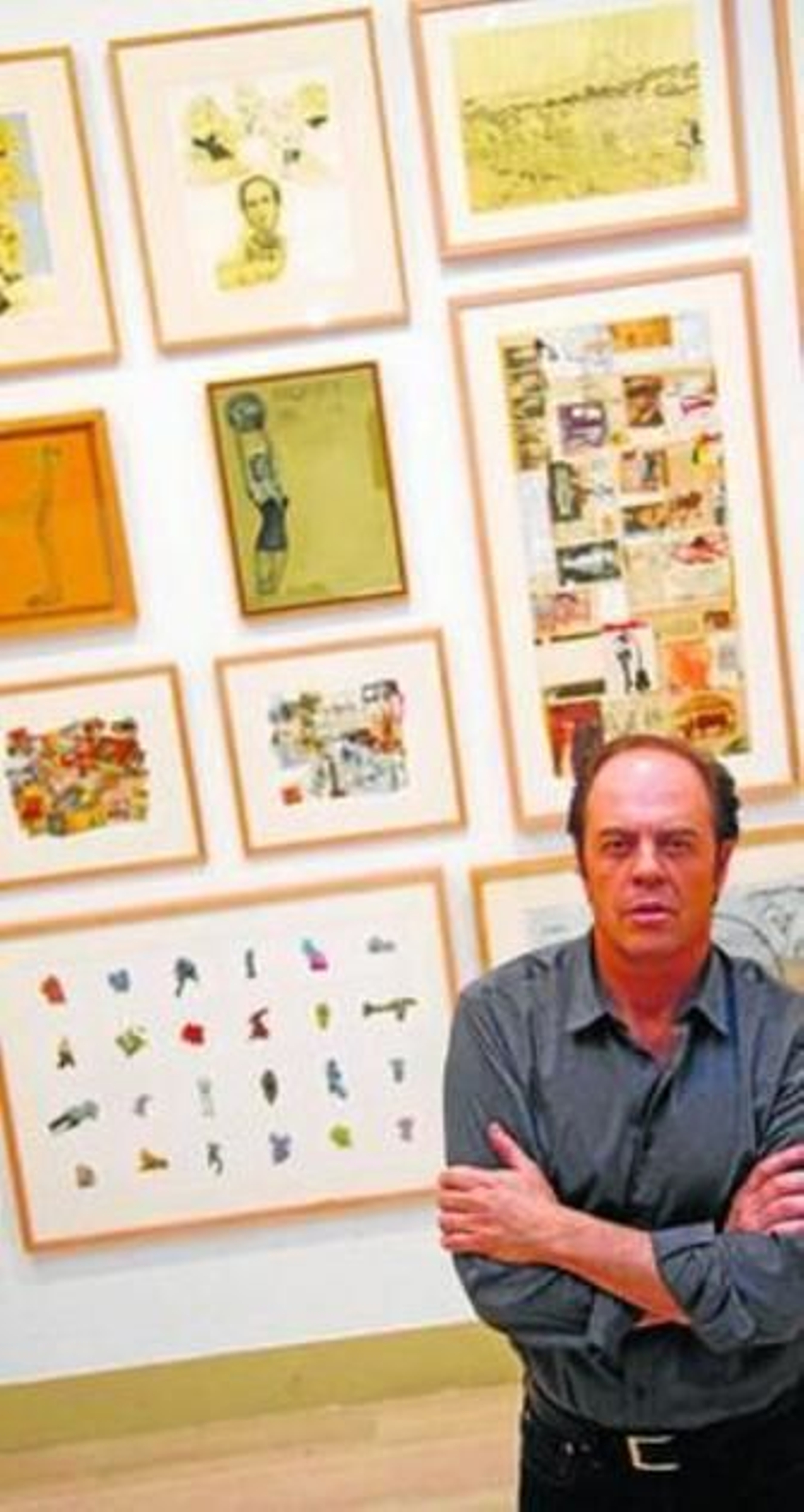 El pintor Ricardo Cadenas (Sevilla, 1960) en la exposición.