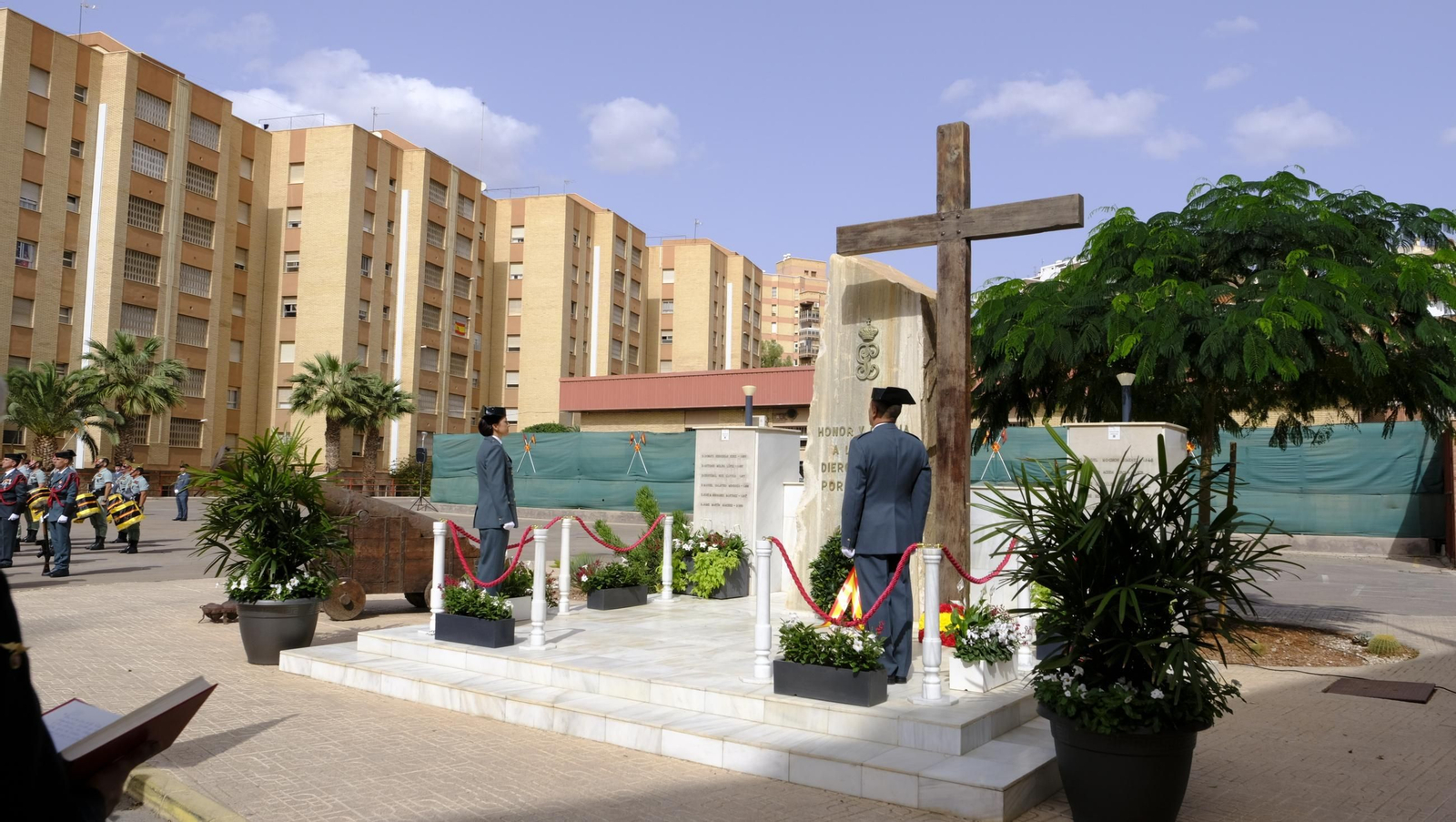 Las imágenes de la celebración del Día del Pilar en la Comandancia de la Guardia Civil de Almería