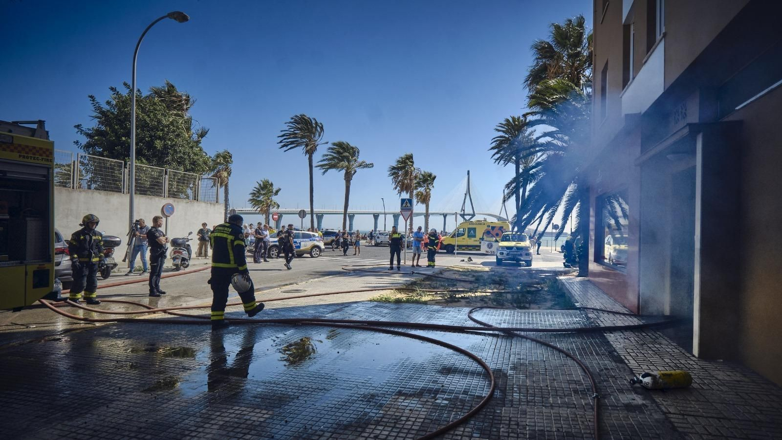 Incendio en una vivienda de la Barriada de la Paz