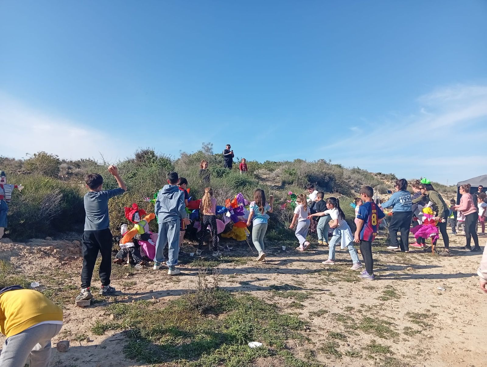 Lanzamiento de piedras para partir la vieja en Mojácar
