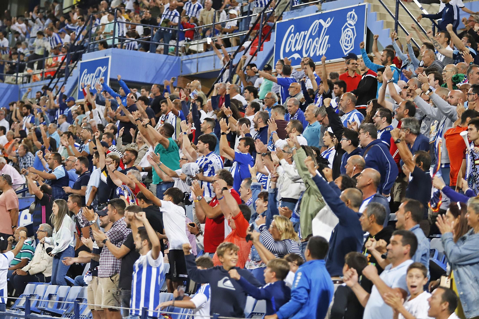 Afición del Recre en el Nuevo Colombino.