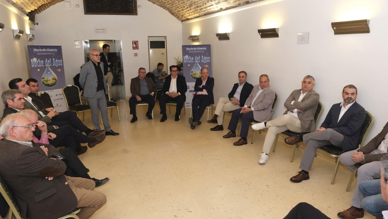 Imágenes del foro Noche del Agua de Diario de Almería