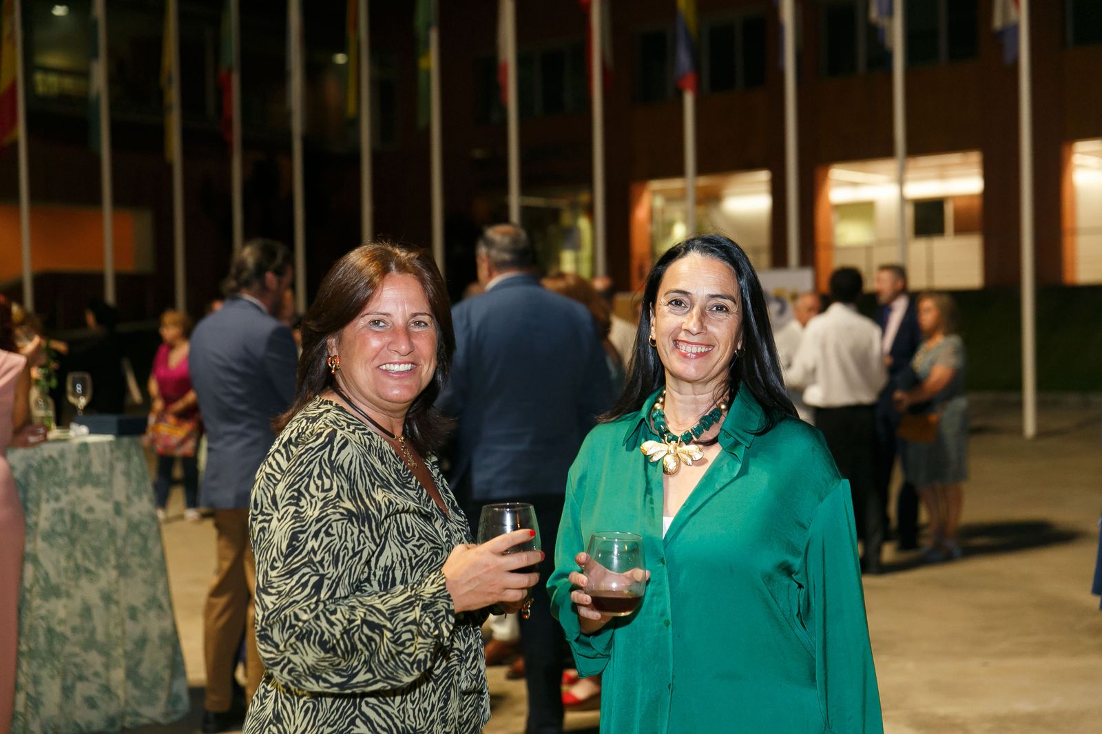Esperanza Fitz y Victoria Cabrera de la Asociación Andaluza de Mujeres Empresarias del Sector Medioambiental (ANSEMAC).
