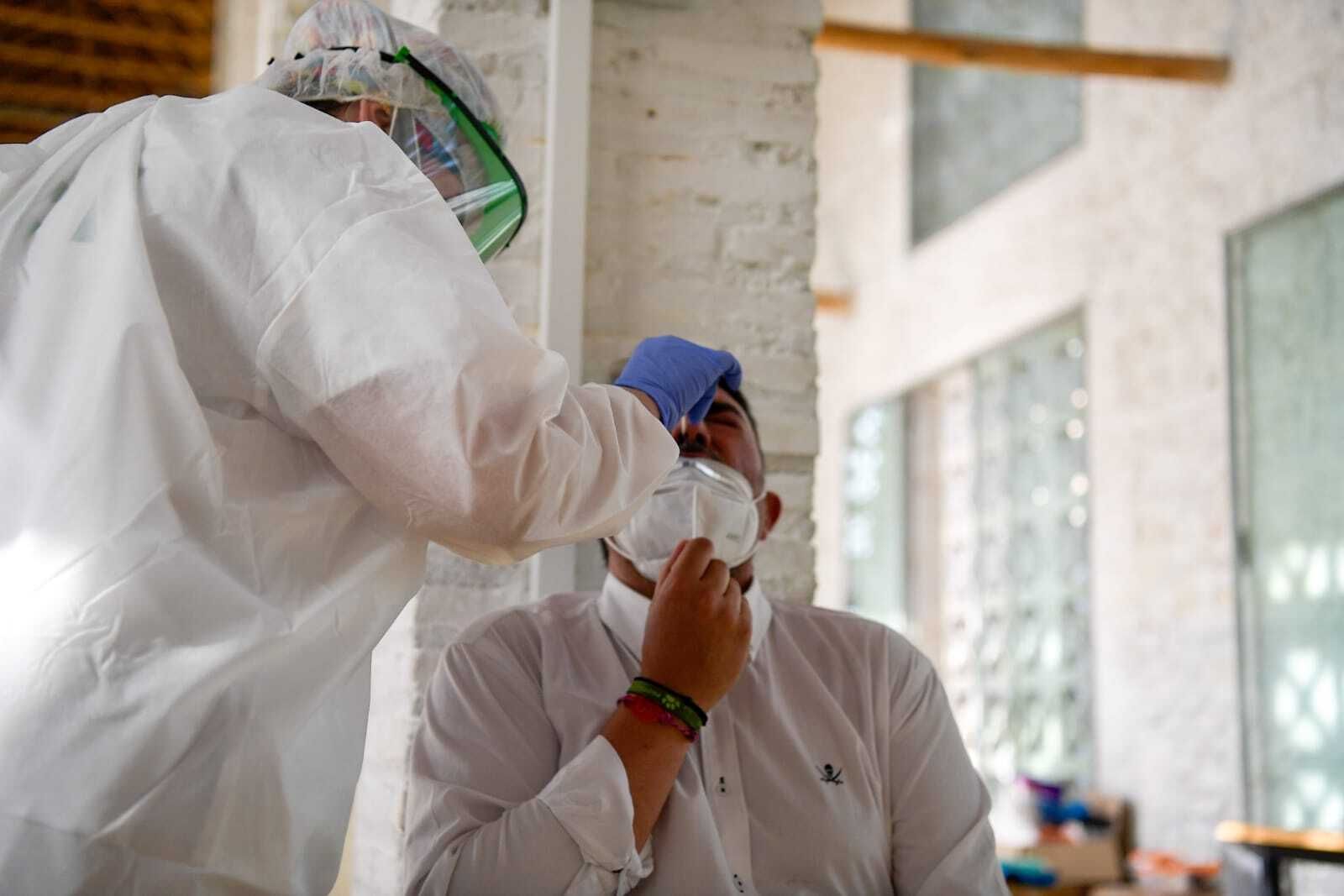 Las fotos de los test PCR masivos por el brote de coronavirus de Vegas del Genil, en Granada