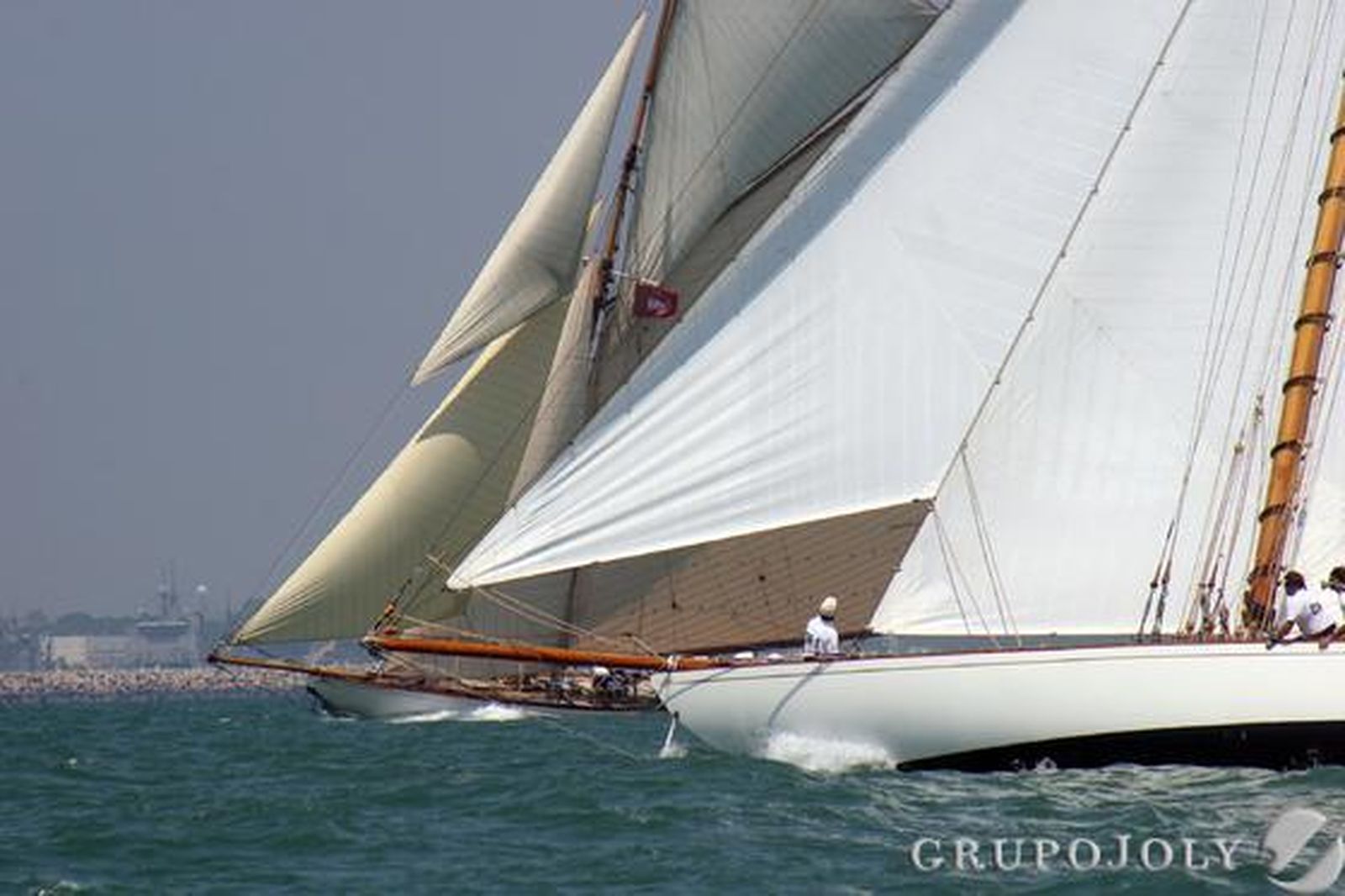 Imagen de ambas proas de los gemelos Hispania y Tuiga

Foto: J.D. Corzo