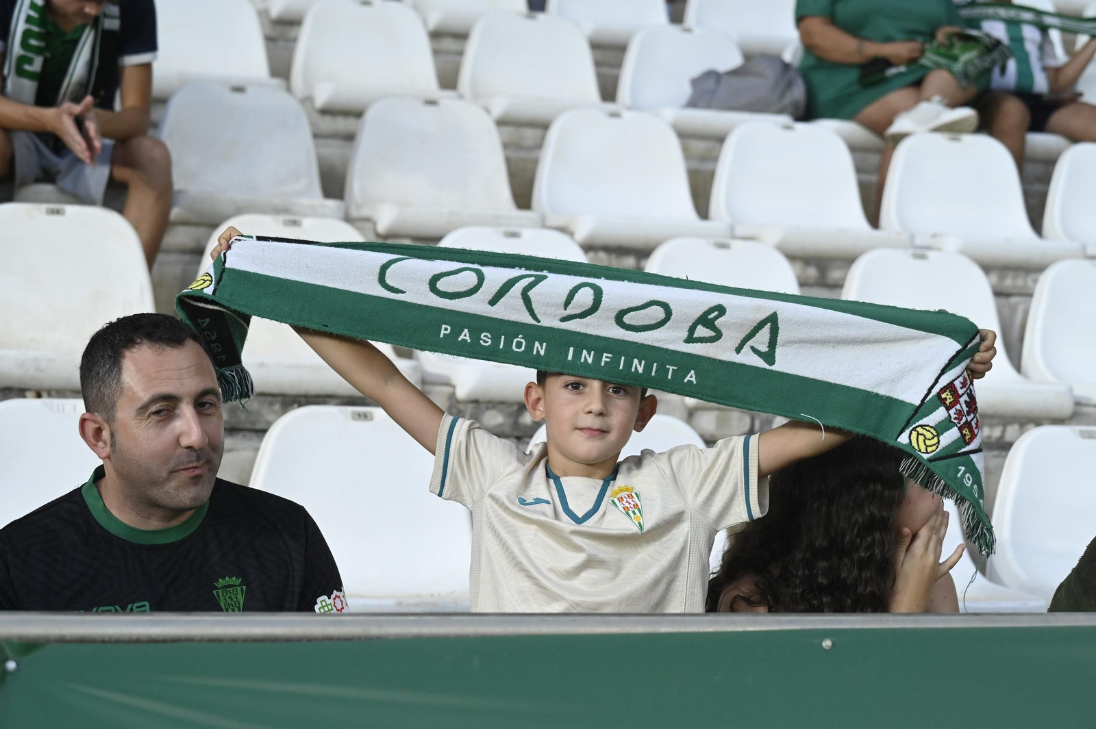 Las mejores fotos del ambiente en El Arcángel para el Córdoba CF - Las Palmas