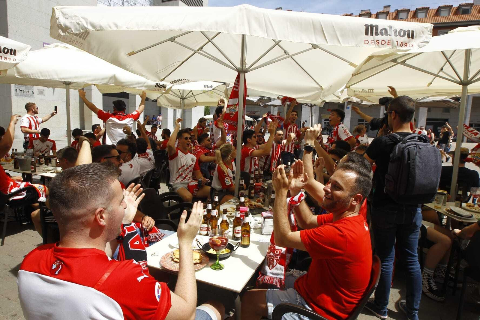 Imágenes de la afición del Almería en Leganés