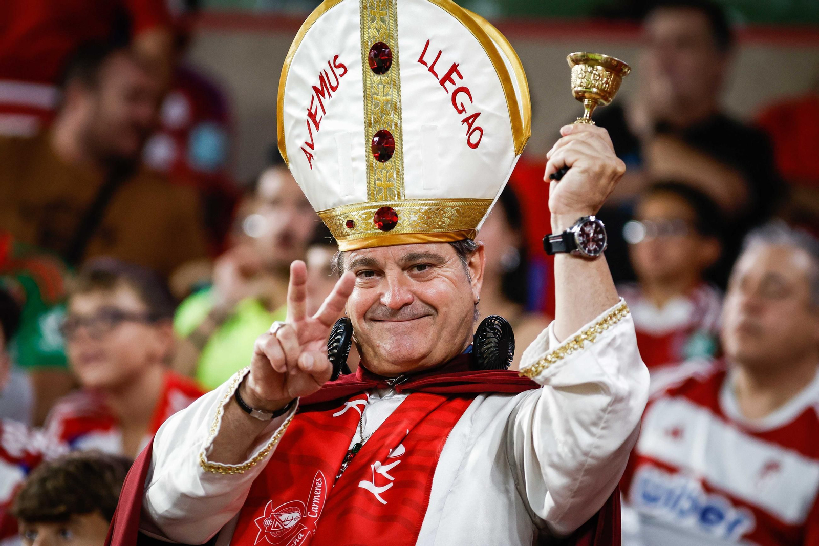 Encuéntrate en la grada de Los Cármenes en el Granada-Mirandés