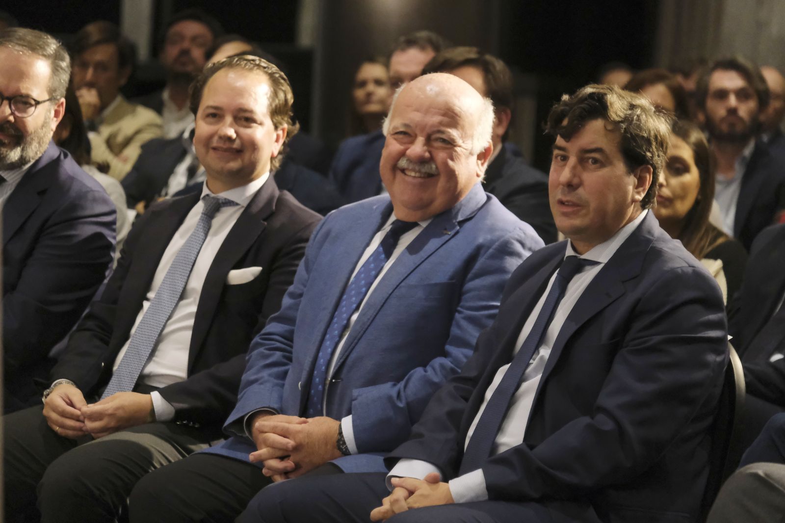 El foro Economía y Sociedad de Asfaco con Antonio Repullo, en imágenes