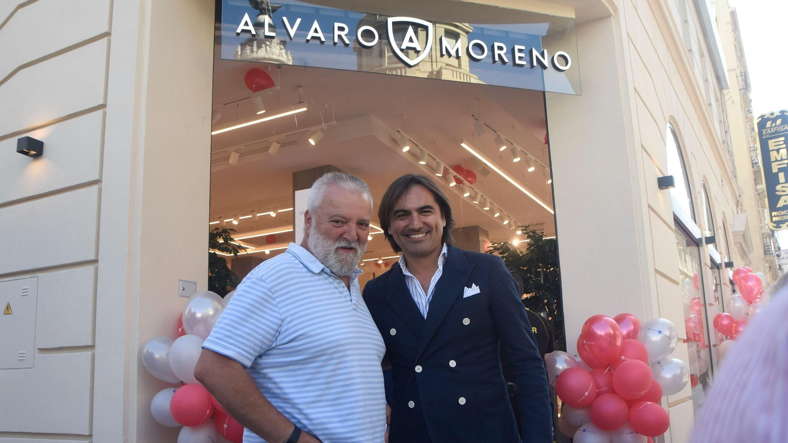 Álvaro Moreno, a la derecha, en la inauguración de una tienda en Córdoba en 2019