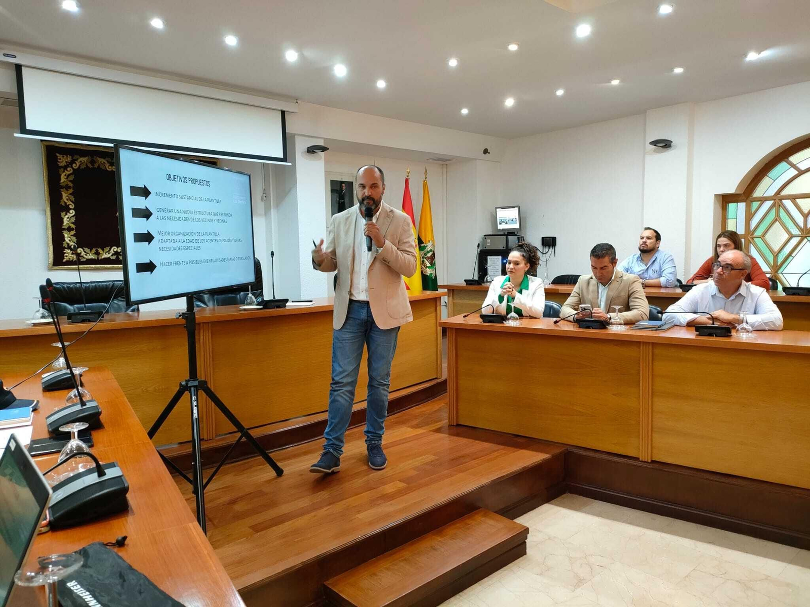 Miguel Alconchel, durante la presentación del nuevo organigrama de la Policía Local.