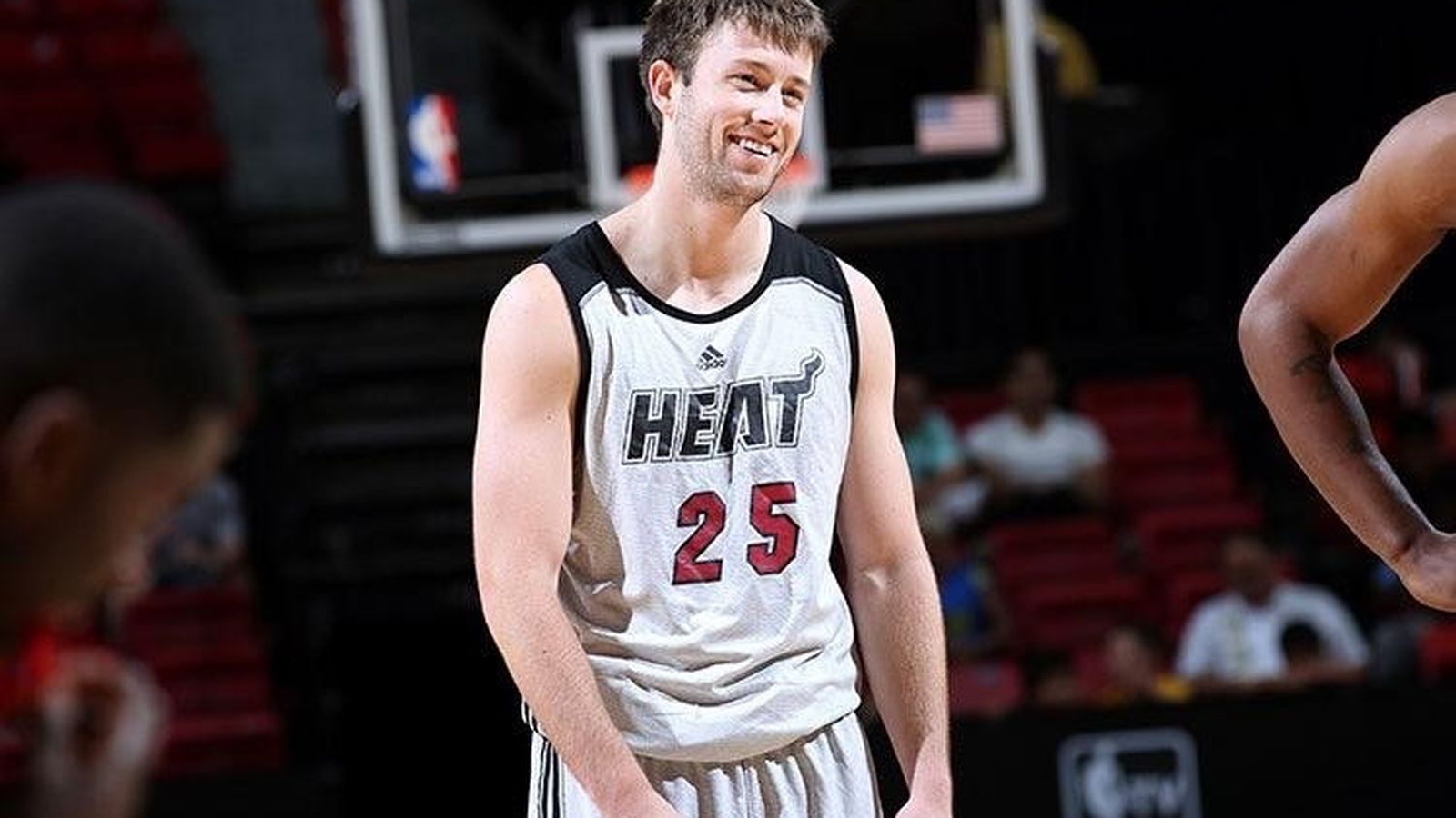 Tyler Kalinoski, con los Heat en una liga de verano.