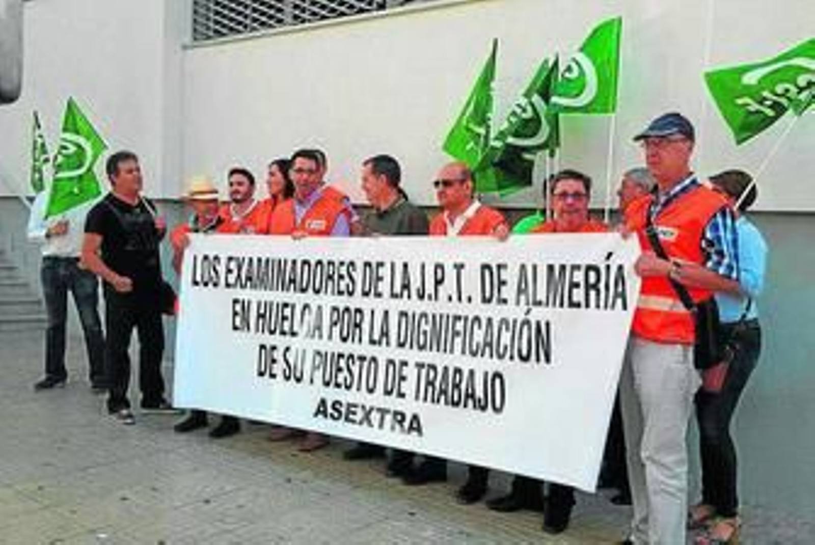 Concentración de los examinadores de Tráfico a las puertas de la DGT.