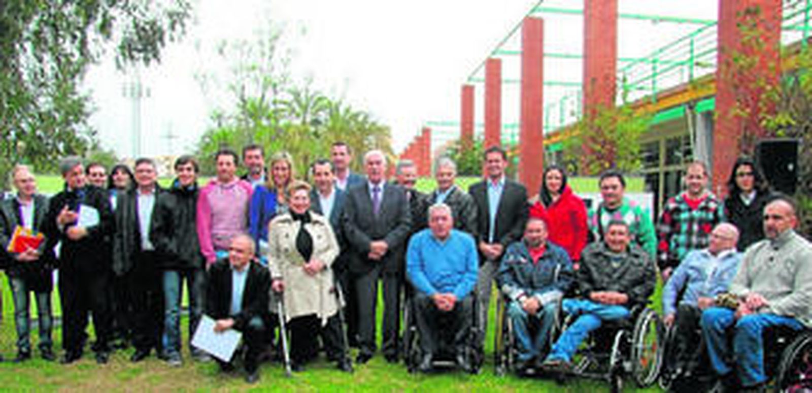 Foto de familia de los representantes en el encuentro celebrado en Carranque.