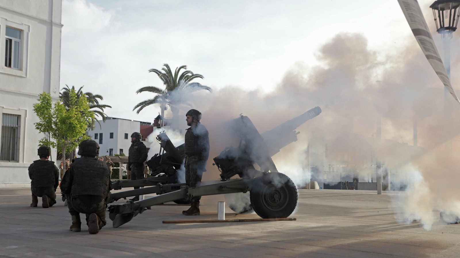 Las mejores fotos del desfile militar del Dos de Mayo en San Roque