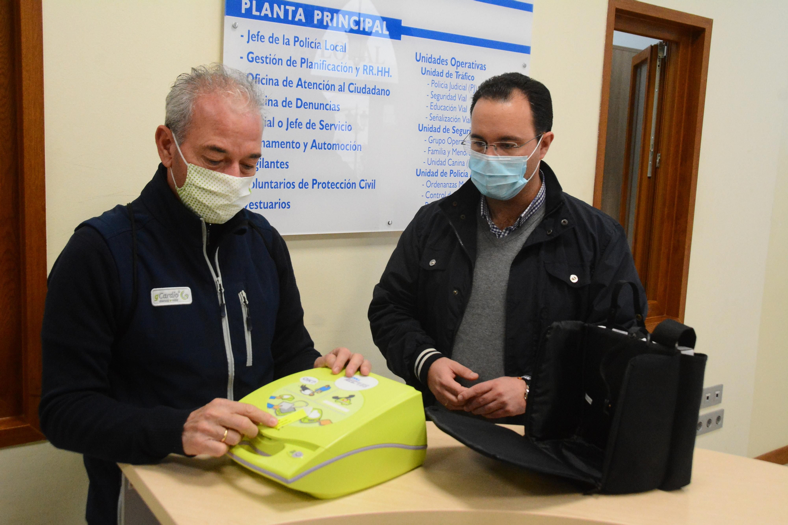 Uno de los desfibriladores instalados por el Ayuntamiento de Palos. Uno de los desfibriladores instalados por el Ayuntamiento de Palos.