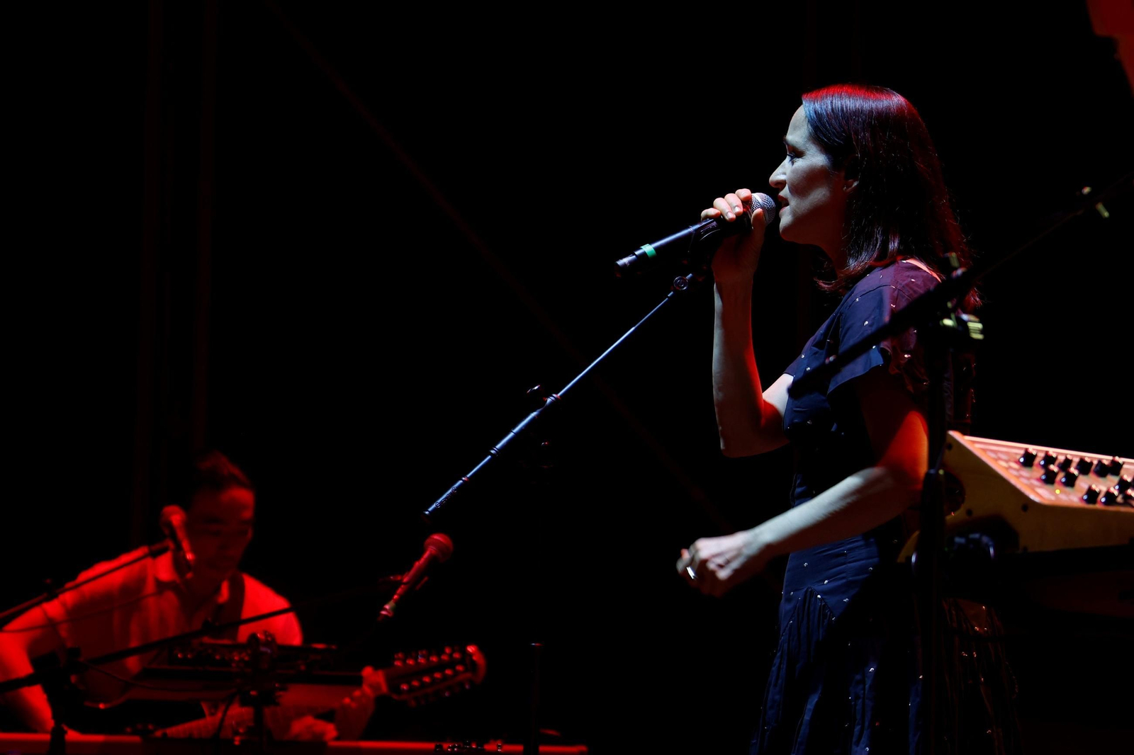 Las imágenes de los conciertos de Valeria Castro y Julieta Venegas en el Festival de la Guitarra de Córdoba