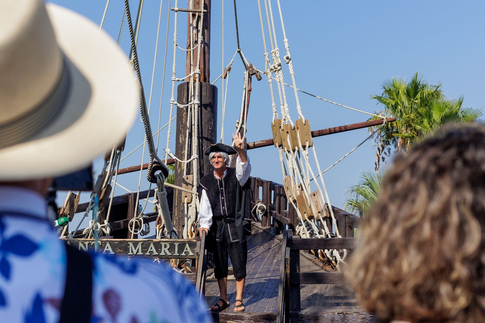 Las imágenes del Muelle de las Carabelas este 12 de octubre