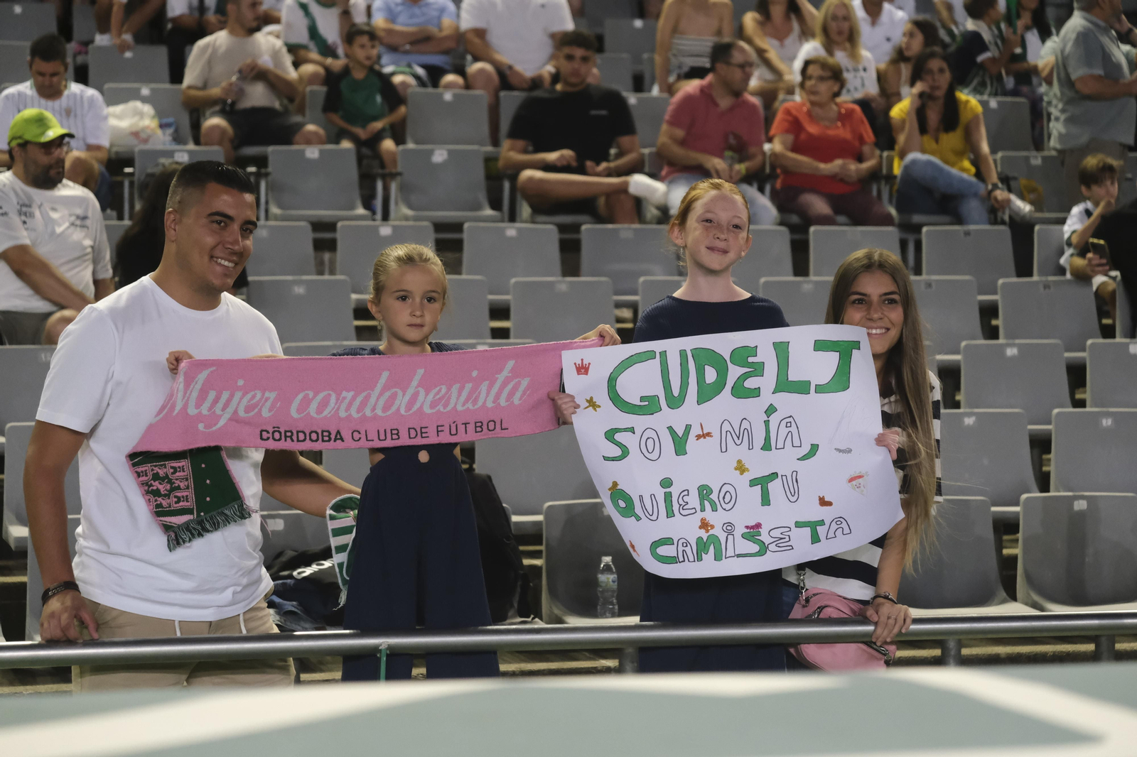 Las mejores fotos del ambiente en El Arcángel para el Córdoba CF - Ibiza