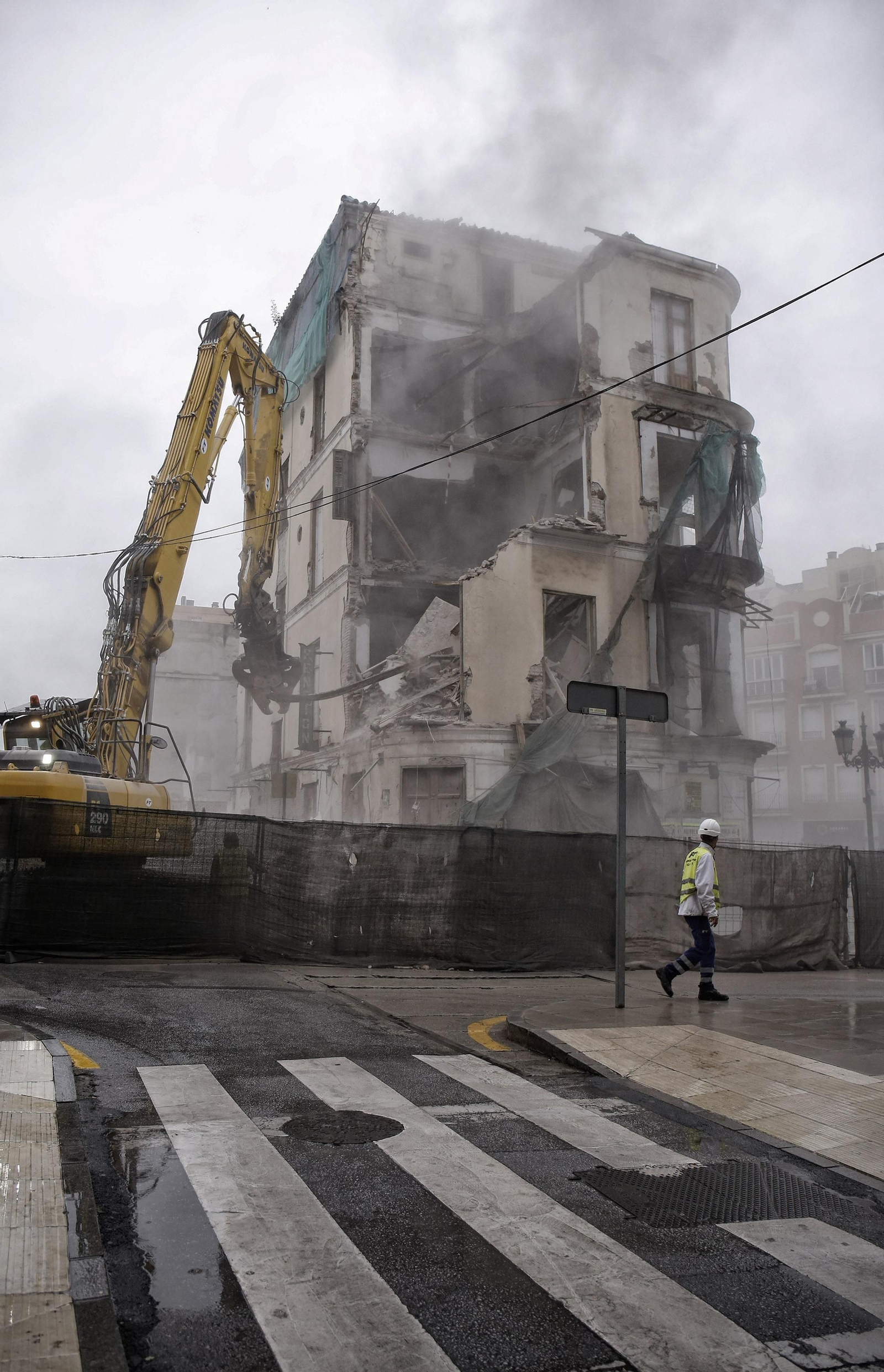 Las fotos de la demolición de La Mundial