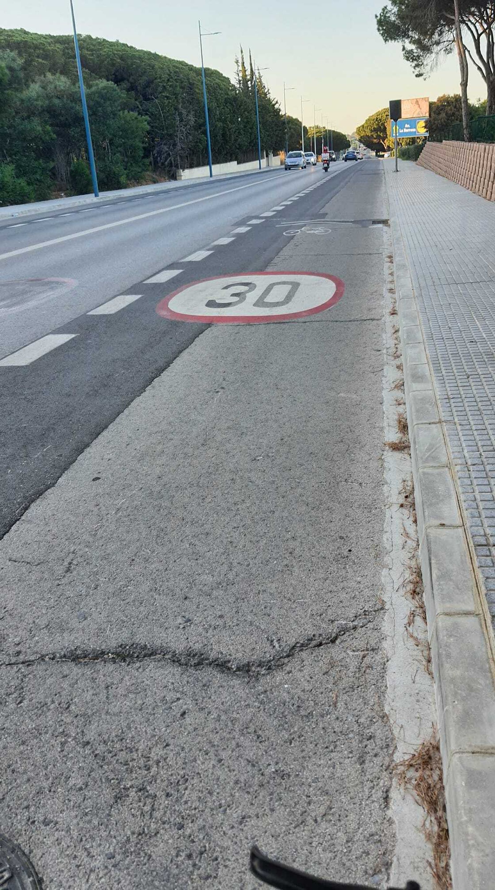 Uno de los carriles 30 instalados en Chiclana.