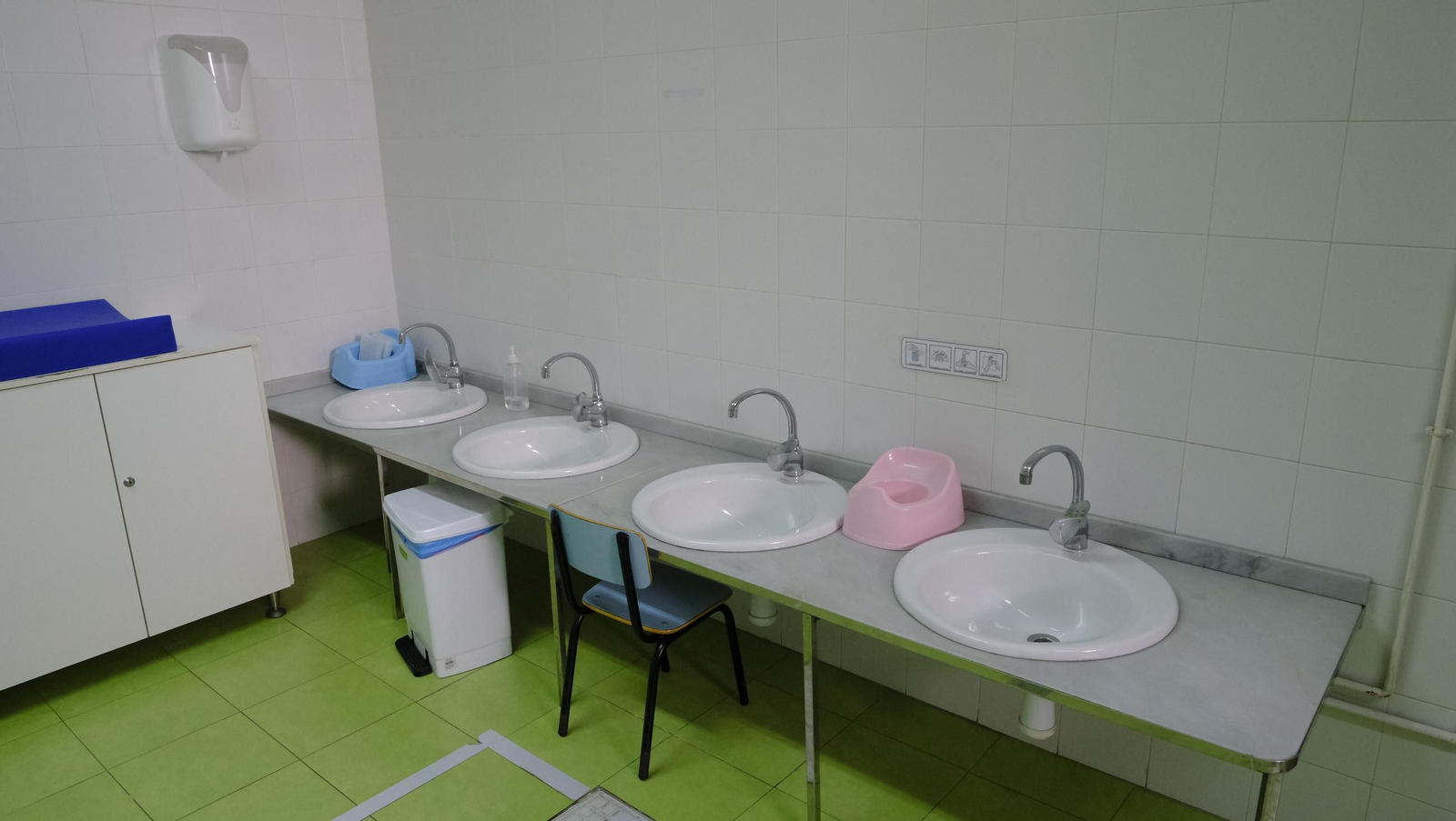 Inauguración del curso escolar infantil en el centro Santo Ángel de la Guarda, en imágenes