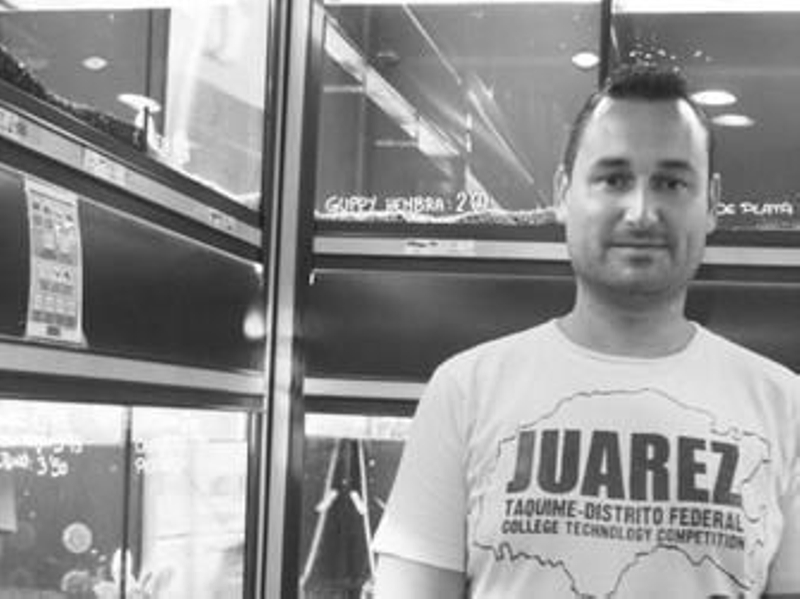 "Cuando el cliente busca una raza extraña la traemos"
