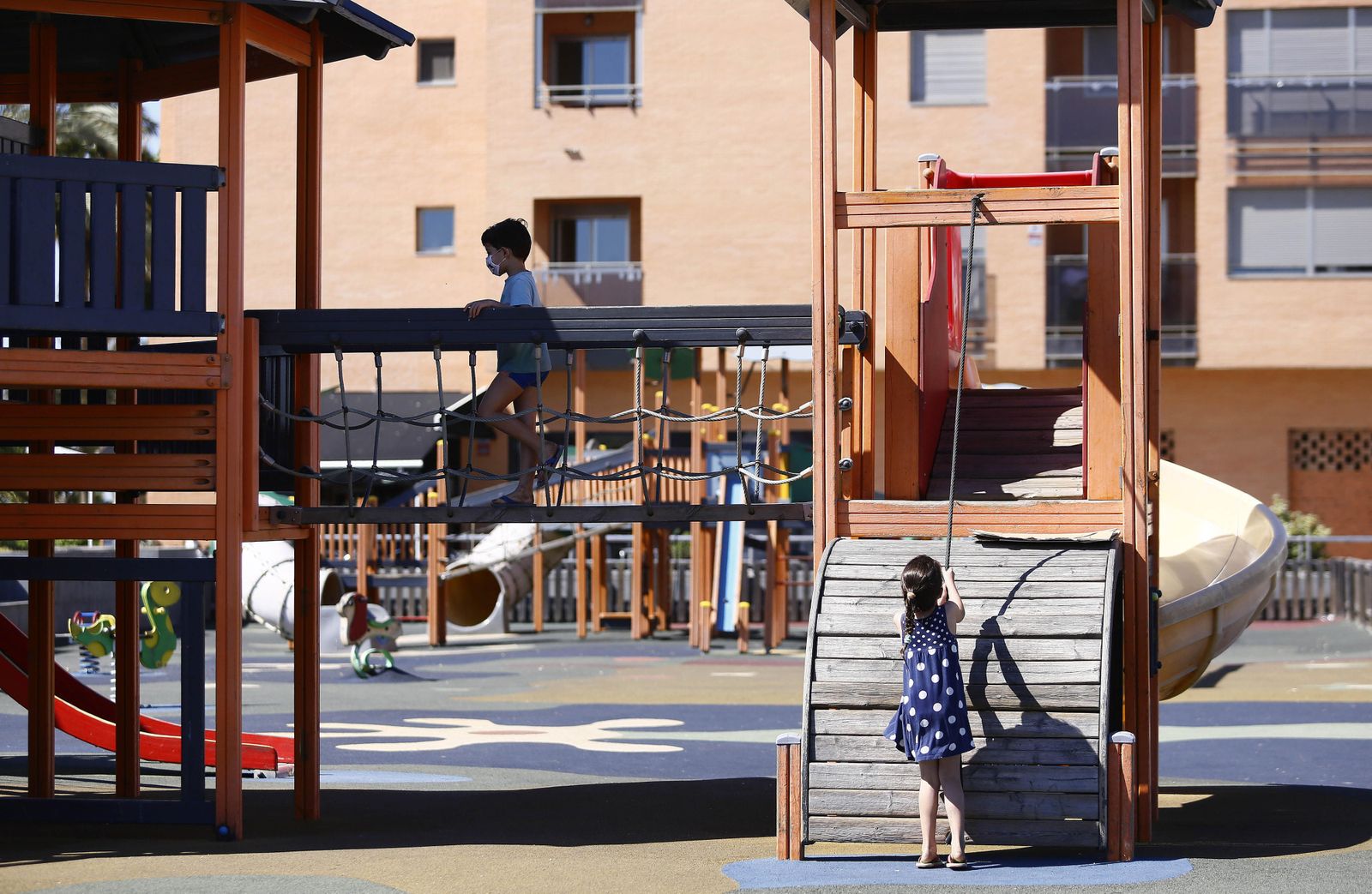 Fotos de la reapertura de los parques infantiles en Málaga.