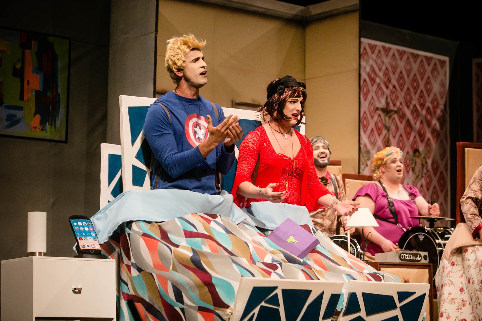 La chirigota "Tú de izquierdas y yo de derechas"