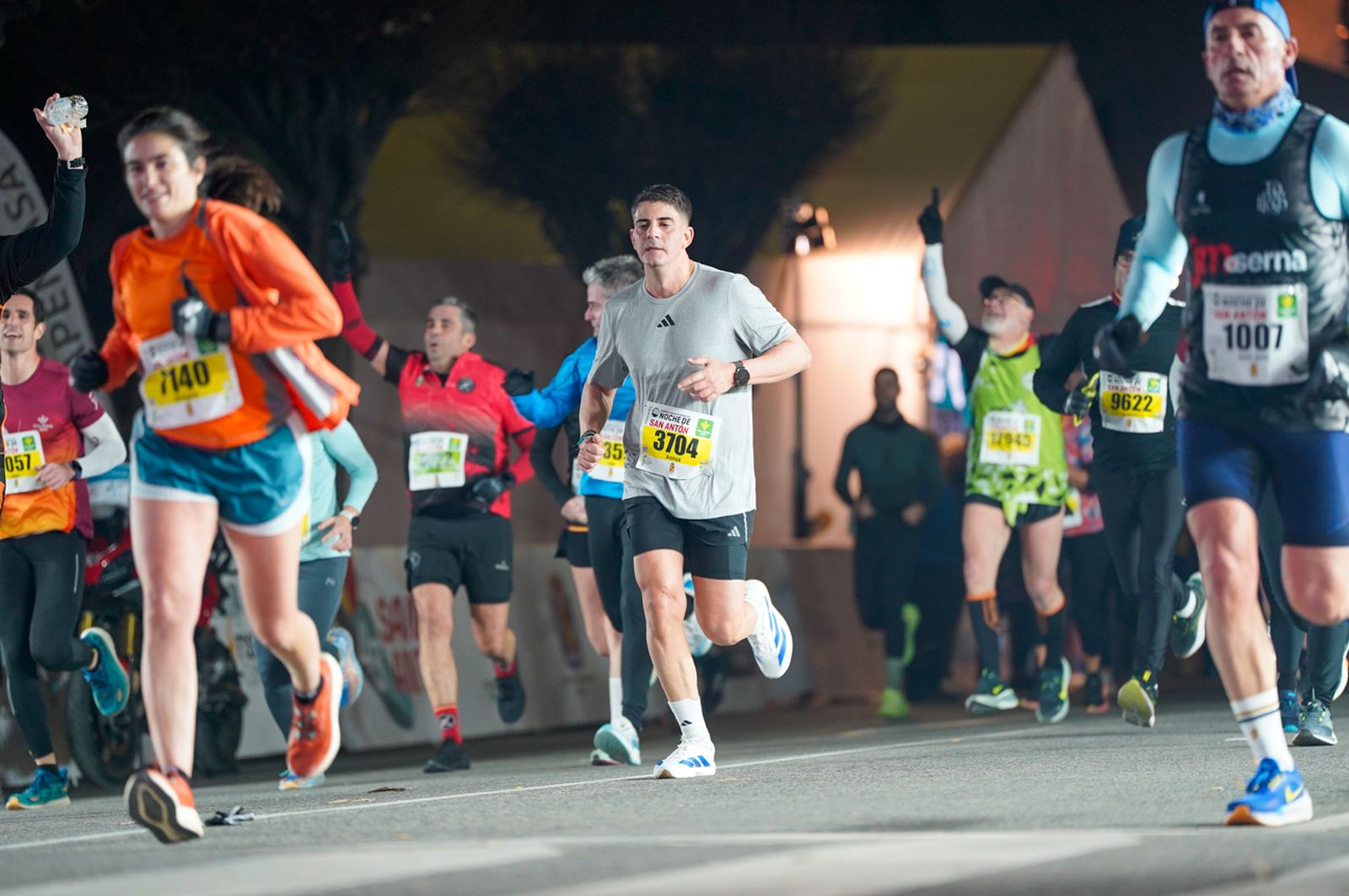 En imágenes: búscate en tu llegada a meta de la Carrera de San Antón 2026 (11)