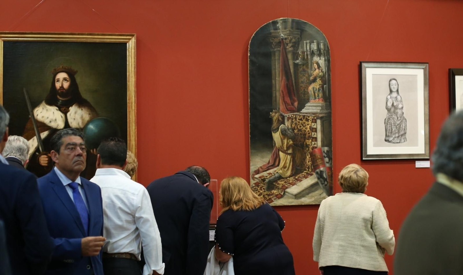 Algunas de las piezas expuestas que muestran la vinculación con San Fernando.