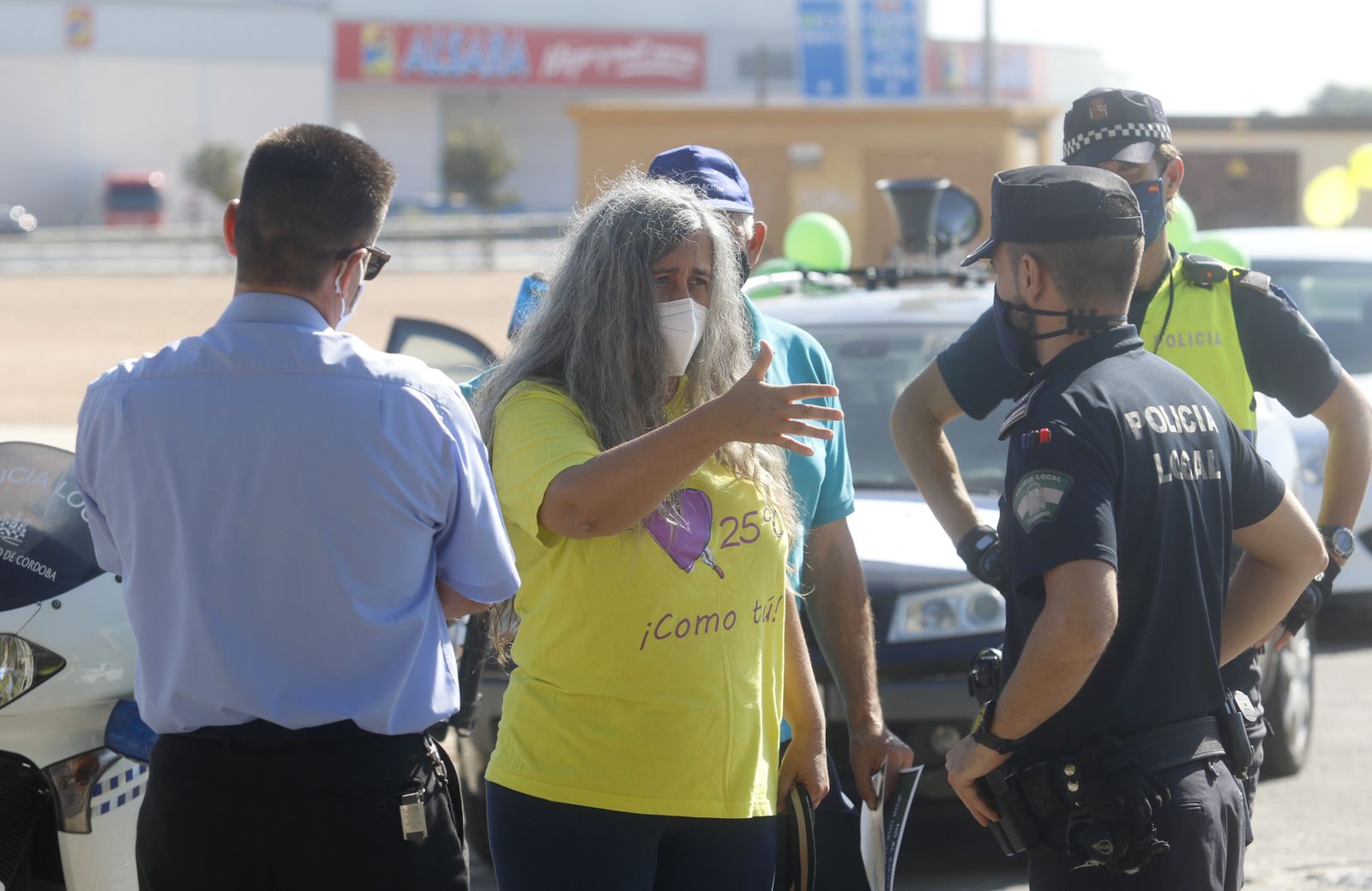 La caravana por una vuelta al cole segura en Córdoba, en fotos