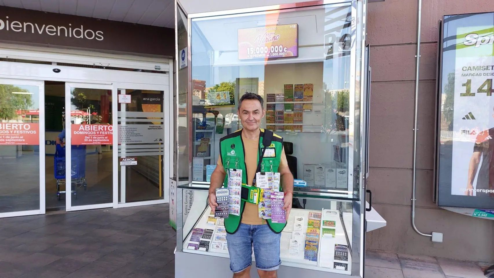 El vendedor de la ONCE, Sergio Higueras. El vendedor de la ONCE, Sergio Higueras.