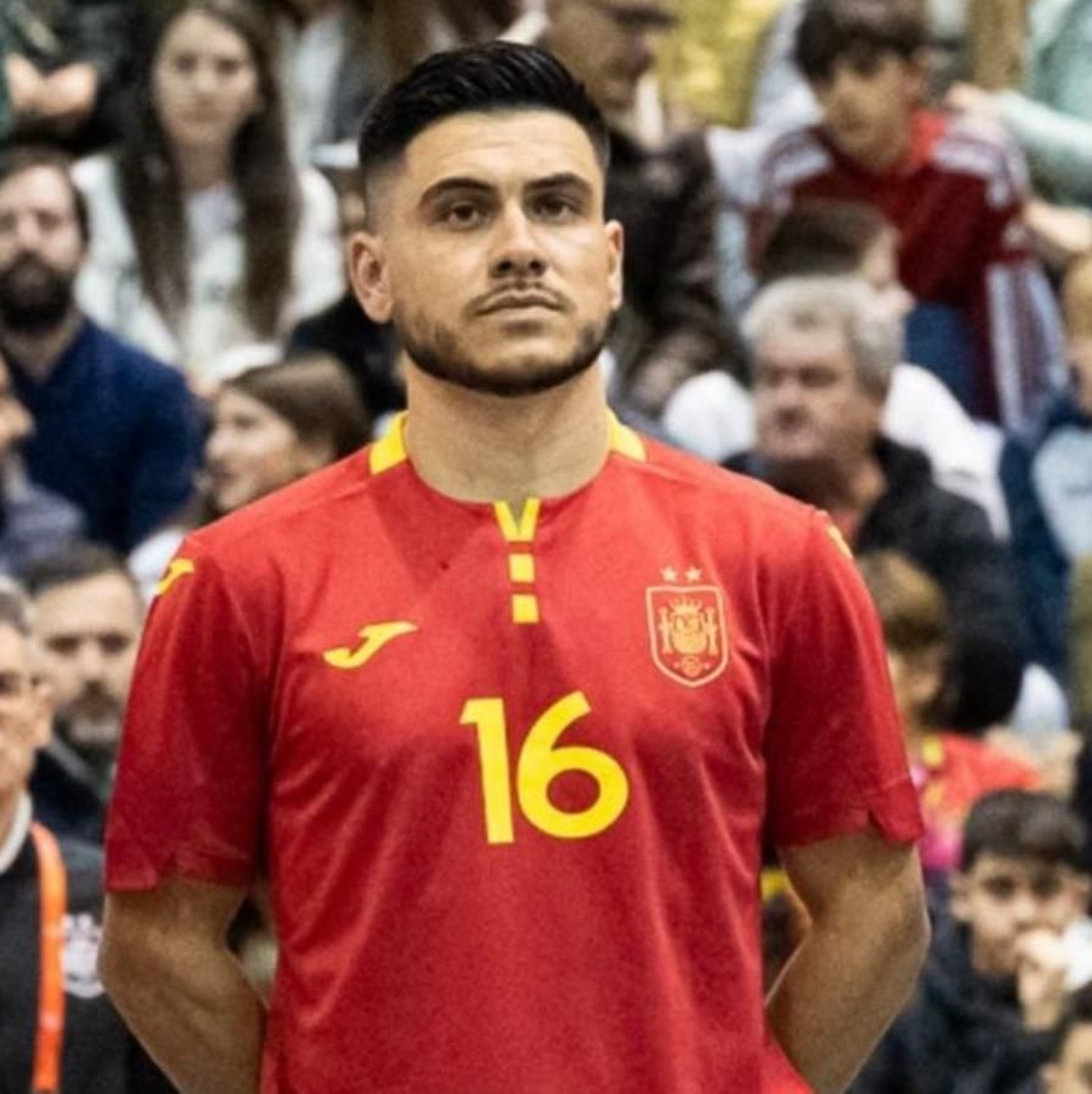 Cortés en un encuentro con la Selección Española