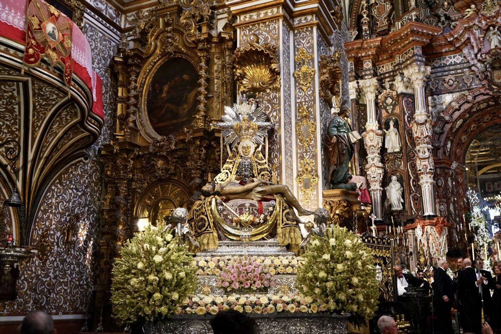 Fotos: así ha sido la procesión de la Virgen de las Angustias de Granada
